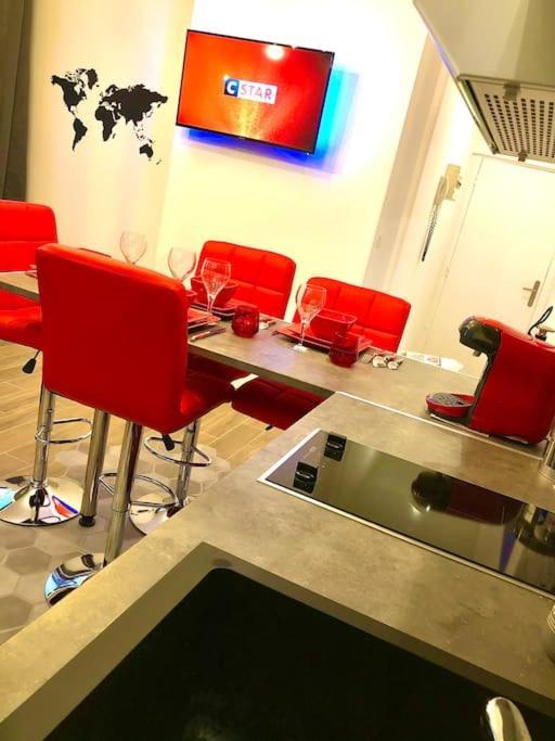 Le Led Room,Centre Ville Place De Parking Gratuite سين المظهر الخارجي الصورة