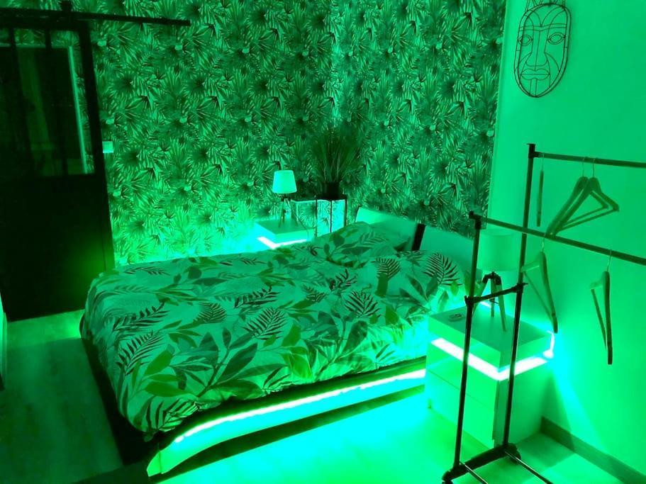 Le Led Room,Centre Ville Place De Parking Gratuite سين المظهر الخارجي الصورة