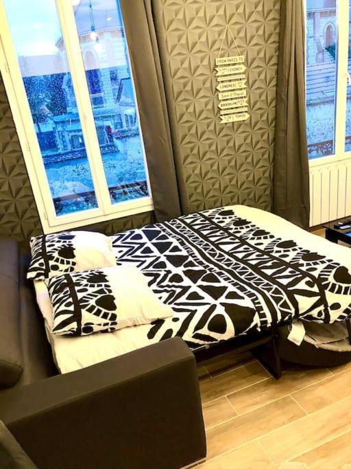 Le Led Room,Centre Ville Place De Parking Gratuite سين المظهر الخارجي الصورة